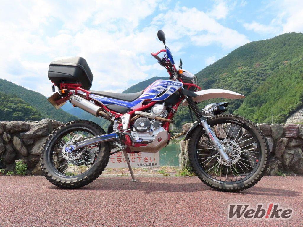 Une rigidité accrue pour des wheelings parfaits : YAMAHA SEROW250 Custom